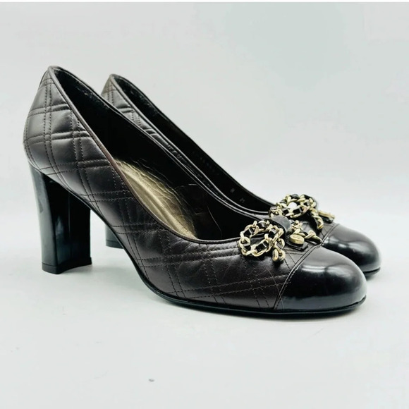 Stuart Weitzman Black Round Toe Chain Bow Pumps Size 6 1/2 M - Picture 2 of 9